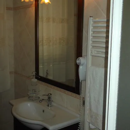 Bed & Breakfast Il Girasole - & House In Country - Air Conditioned - 1500 Meters From Historic Center