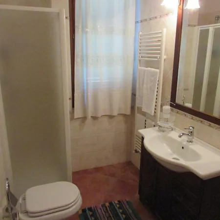 Bed & Breakfast Il Girasole - & House In Country - Air Conditioned - 1500 Meters From Historic Center 4*
